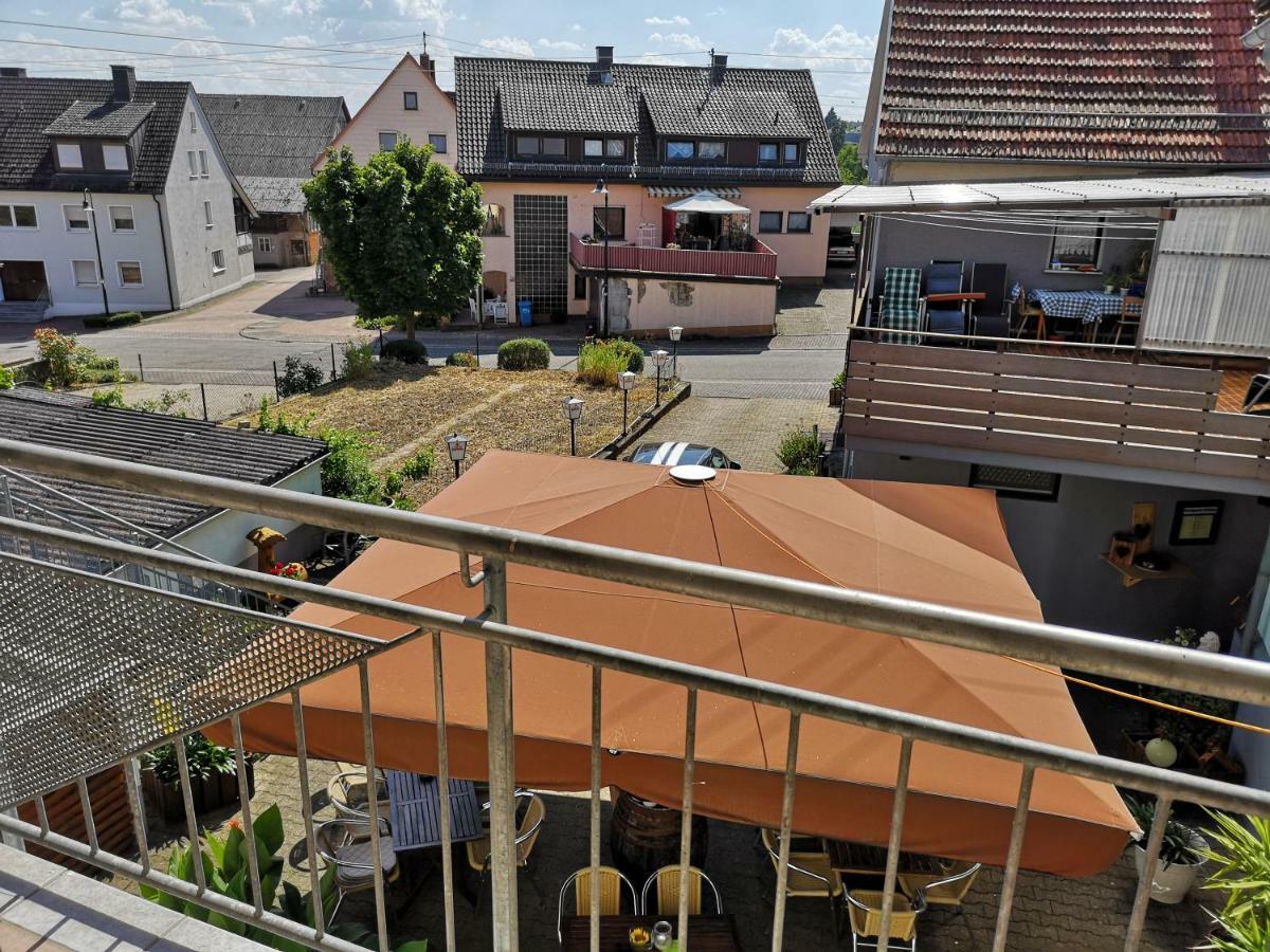 Gasthaus Zum Loewen Seckach Exterior foto
